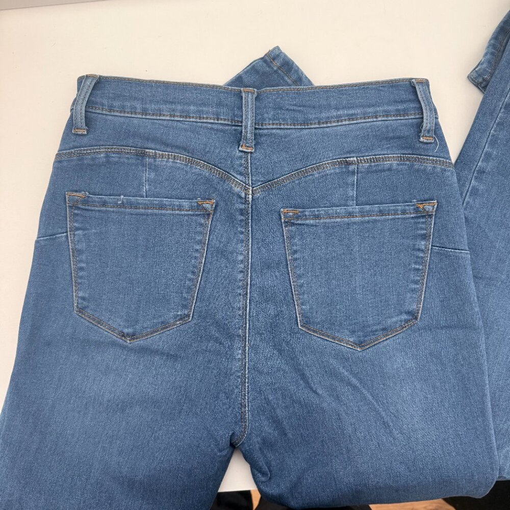 Fashion Nova Classic High Waist Skinny Jeans | Medium Blue | Size 11 - Picture 4 of 9